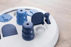 Trixie Jeu De Stratégie Pour Chien Flip Board -Promos VetoStore Boutique 3255ae1f76ed4463b2bf50747fdf25e4ff8585756378c3158d18b265a1d8912d