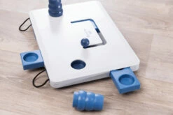 Trixie Jeu De Stratégie Pour Chien Move2win 34 X 23 Cm -Promos VetoStore Boutique 42b9dedce04b9b526512ba5eadc2f8ad9a9db31bab9e20e780d5bef97d12069c